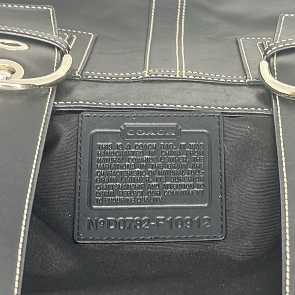 Elegant Coach Black Leather Soho Tote Bag with Chrome Hardware - Picture 8 of 13